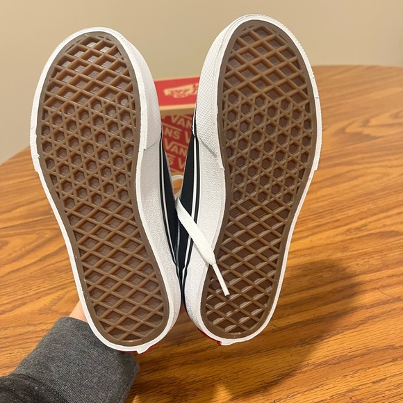 VANS BRAND NEW Youth Size 1 - Picture 5 of 7